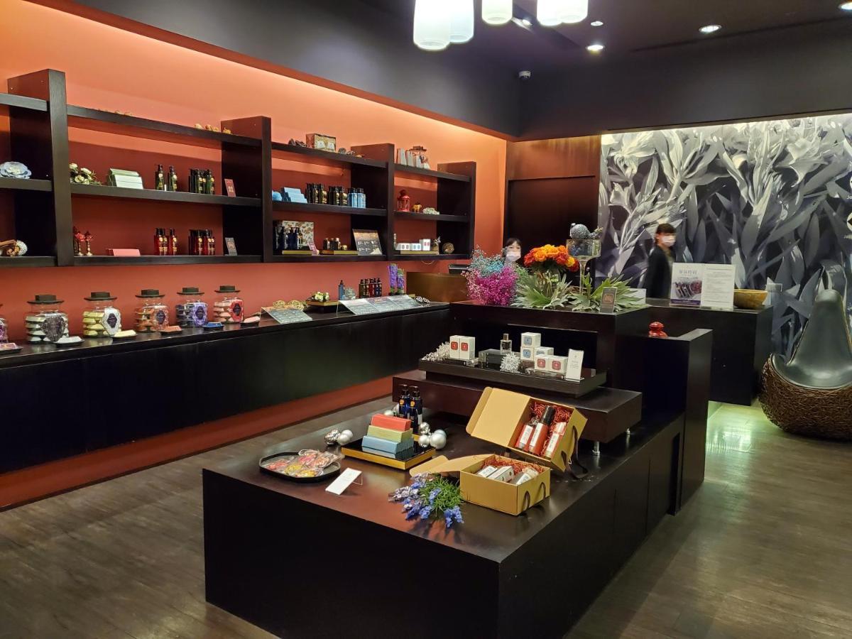Parkview Hotels & Resorts Hualien City Exterior photo The interior of the store