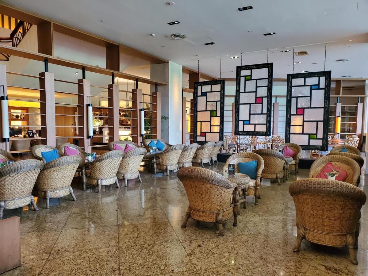 Parkview Hotels & Resorts Hualien City Exterior photo The lobby of the hotel