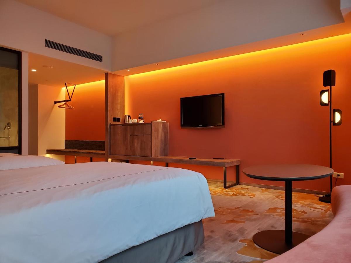 Parkview Hotels & Resorts Hualien City Exterior photo A room at the hotel